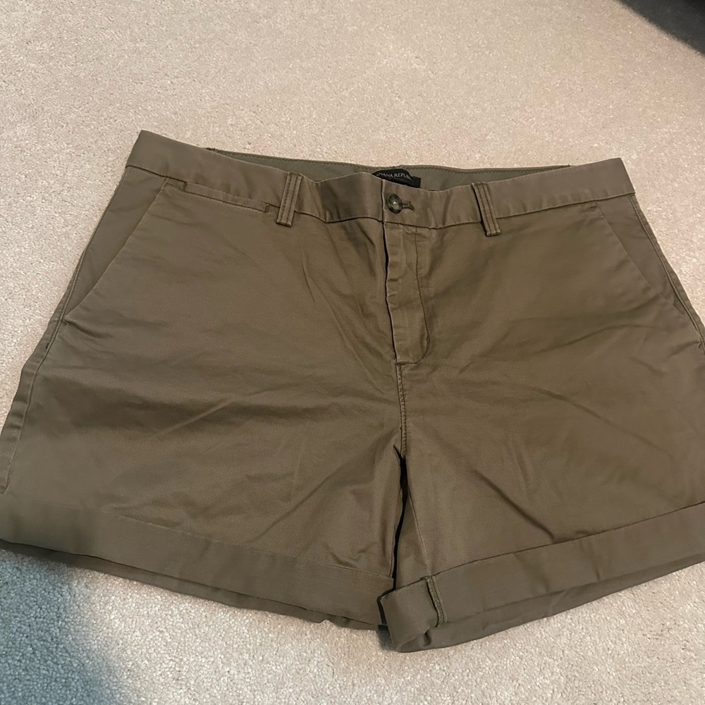 Olive Green Casual Shorts Banana Republic